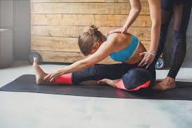 Por Que Eu Deveria Contratar Uma Consultoria Fitness Online? 7 Um personal trainer presencial pode corrigir sua postura, diferente de uma consultoria fitness online